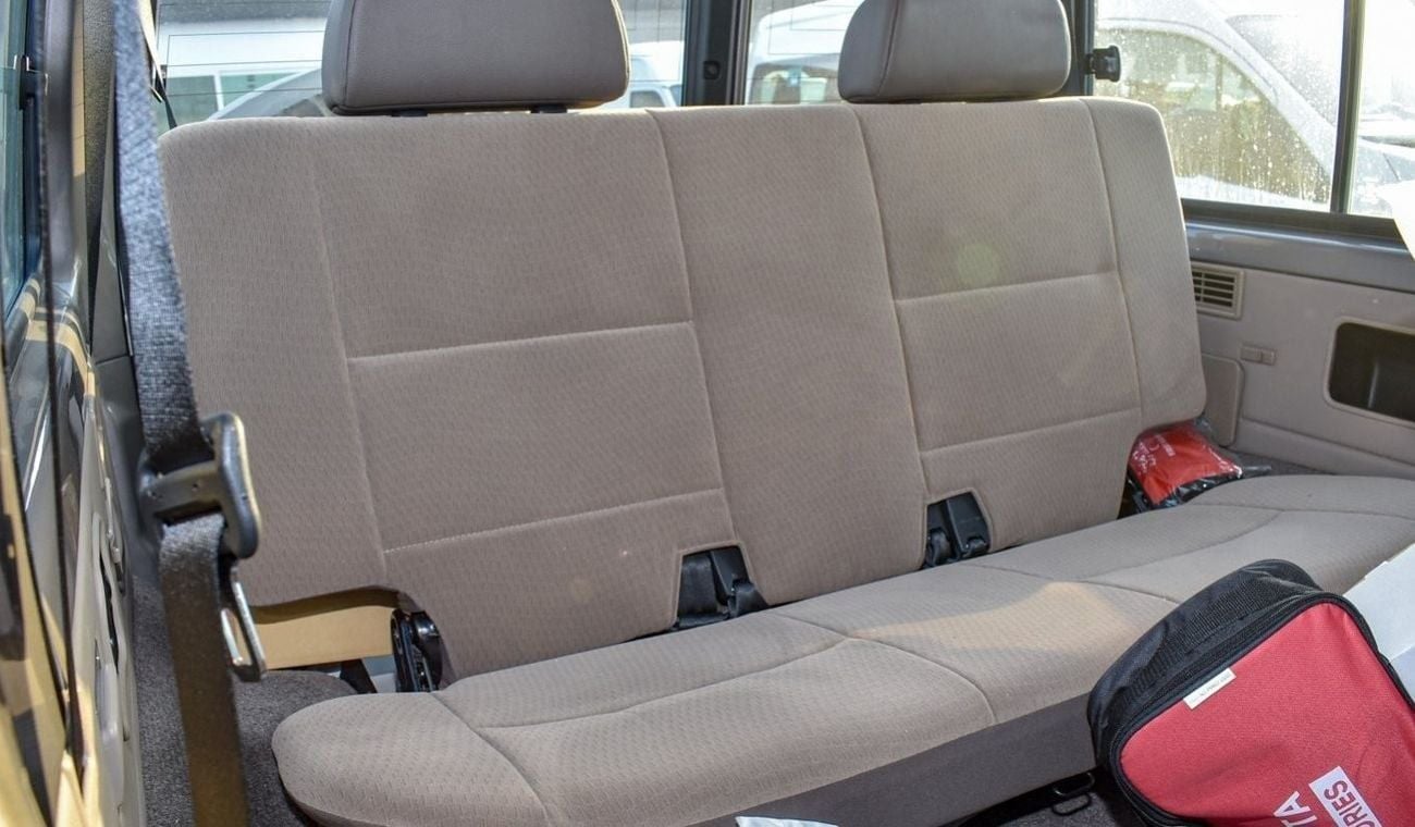 Toyota Land Cruiser 70 2.8L Diesel A/T