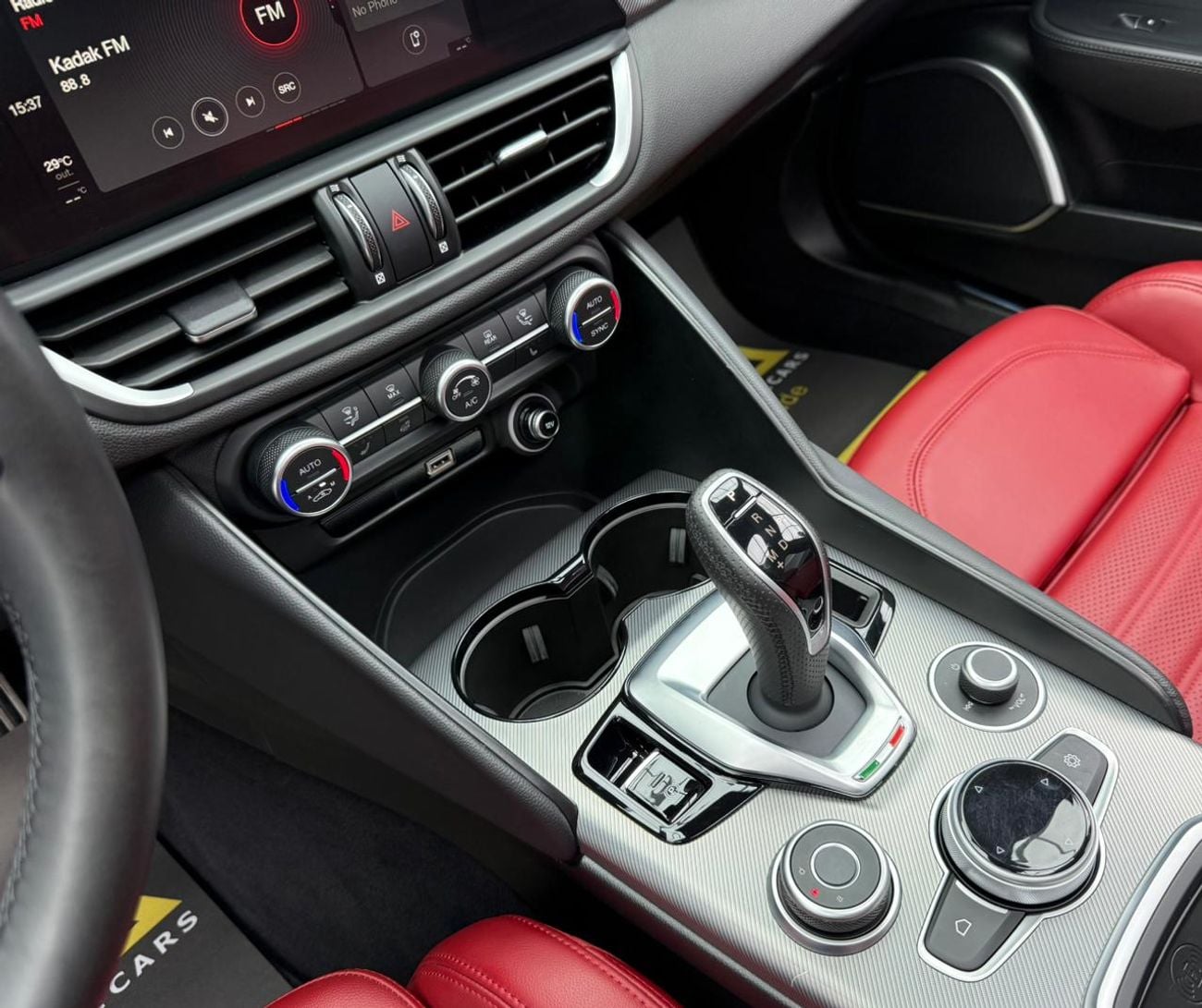 ألفا روميو جوليا 2023 Alfa Romeo Giulia Veloce Q2, 2027 Alfa Romeo Warranty + Service Pack, Very Low Km, GCC