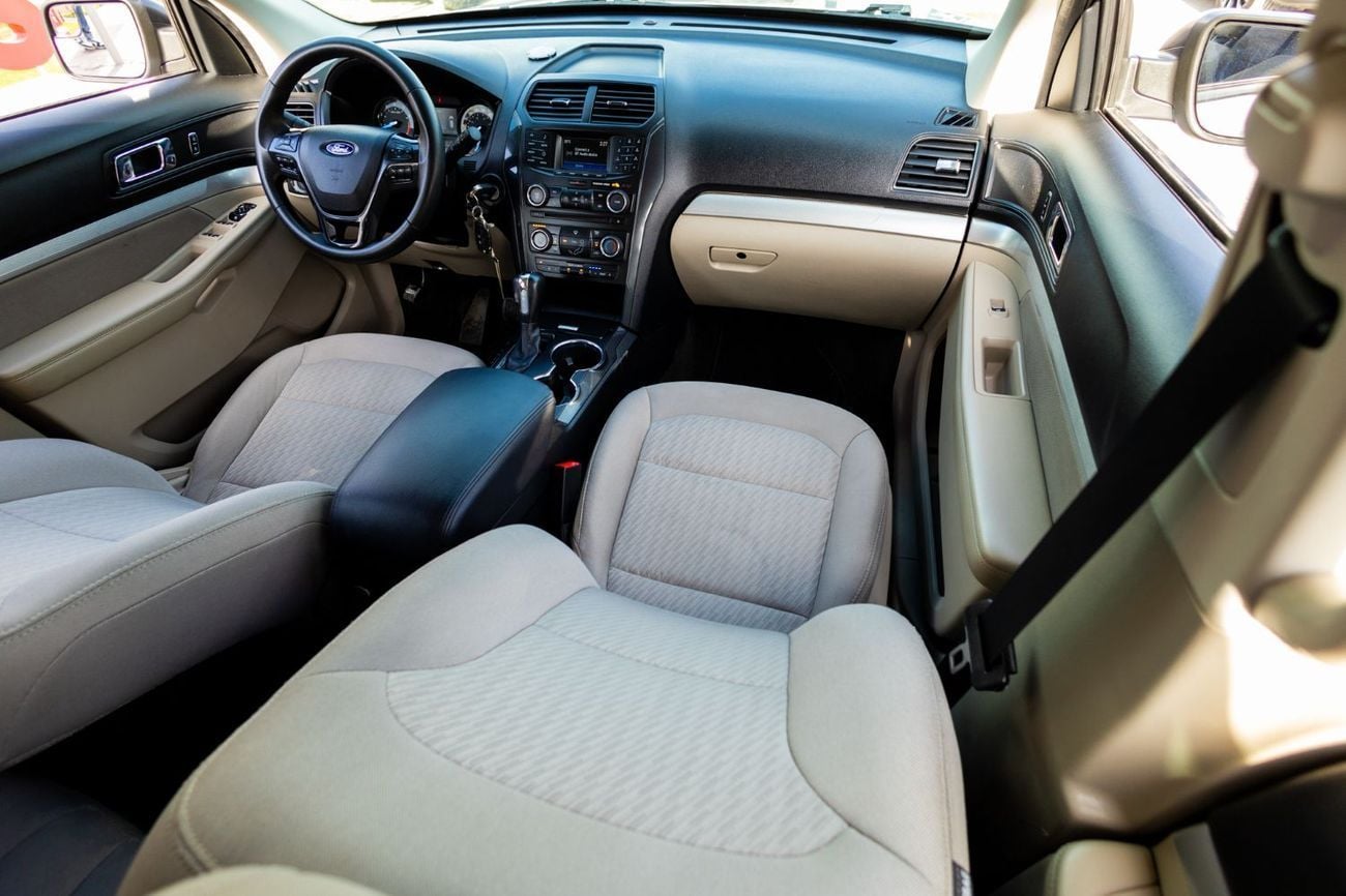 Ford Explorer Std 3.5L 4WD