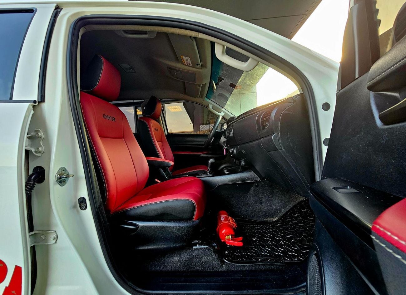 Toyota Hilux PATROL/ AUTO GEAR/ WIDE BODY / AUTO WINDOWS / FULL OPTION