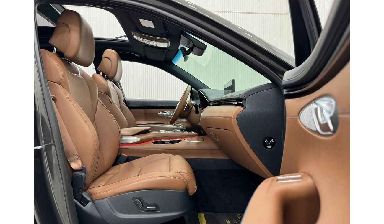 جينيسس GV70 Prestige 2023 Genesis GV70, 2028 Genesis Warranty + Service Pack, Fully Loaded, Very Low Kms, GCC