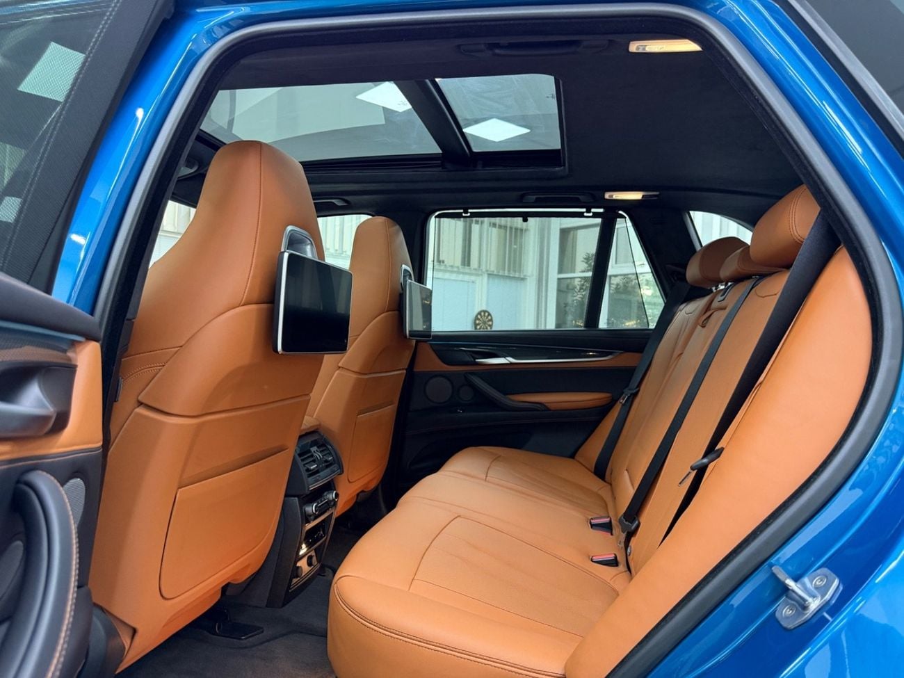 BMW X5 M GCC .. FSH .. M power .. Original paint .. Top Range