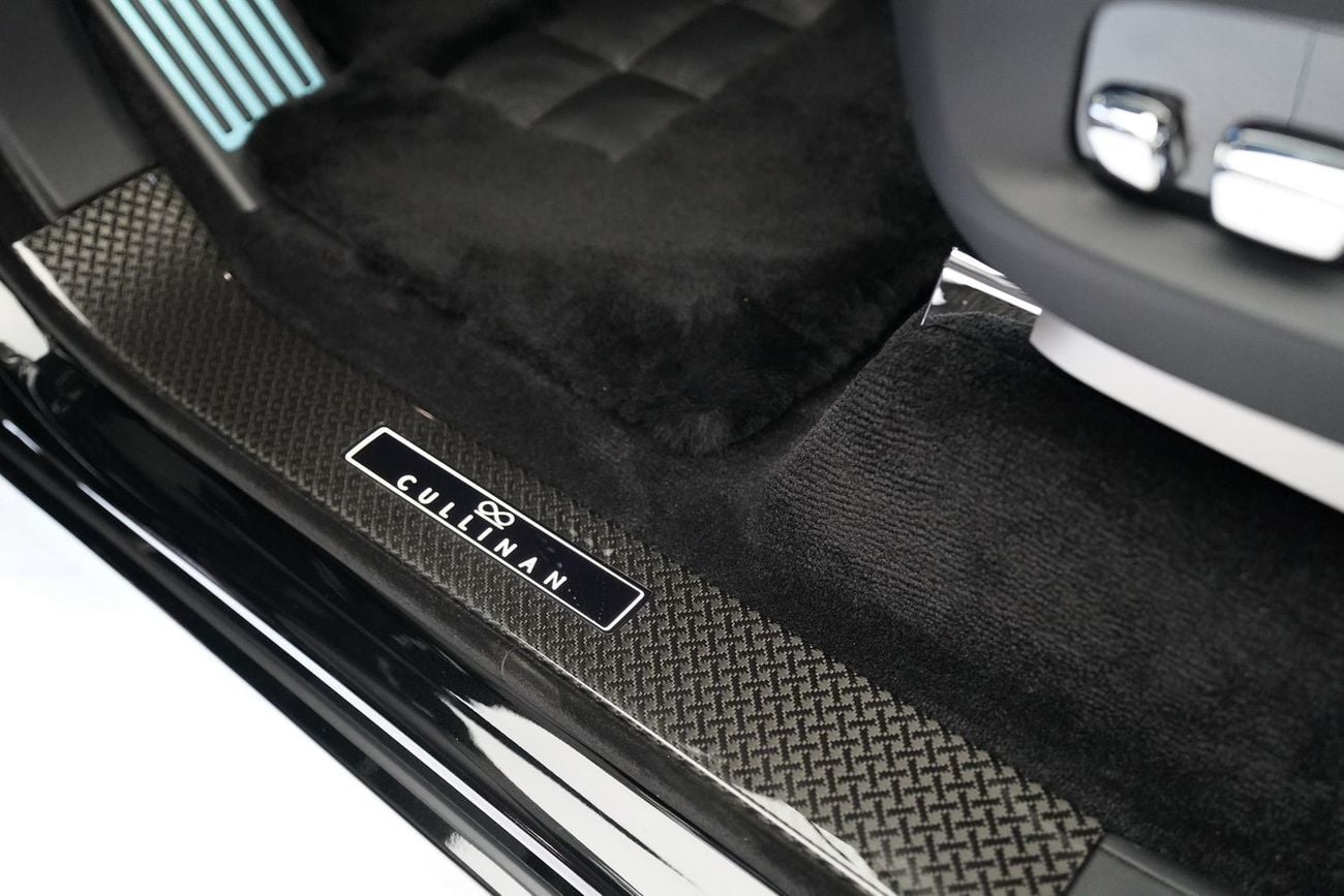 Rolls Royce Cullinan BLACK BADGE