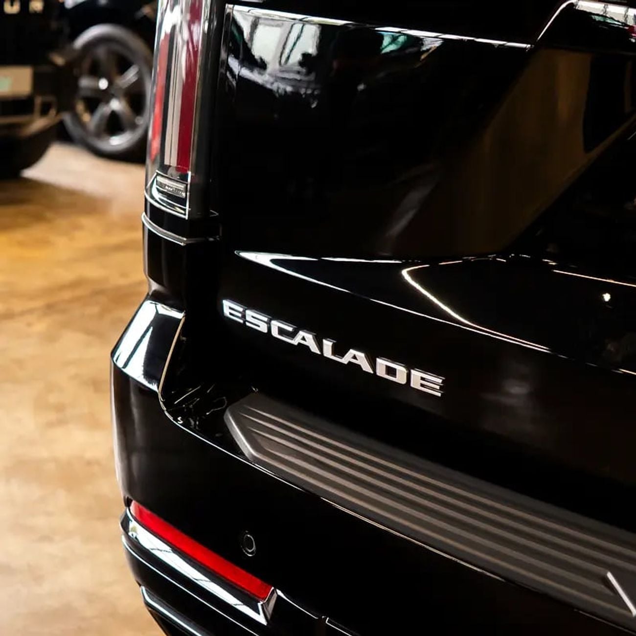 Cadillac Escalade Premium Luxury Platinum 6.2L 4WD 10,349 pm • 0% Downpayment • Premium Luxury Platinum • 1 Year Warra