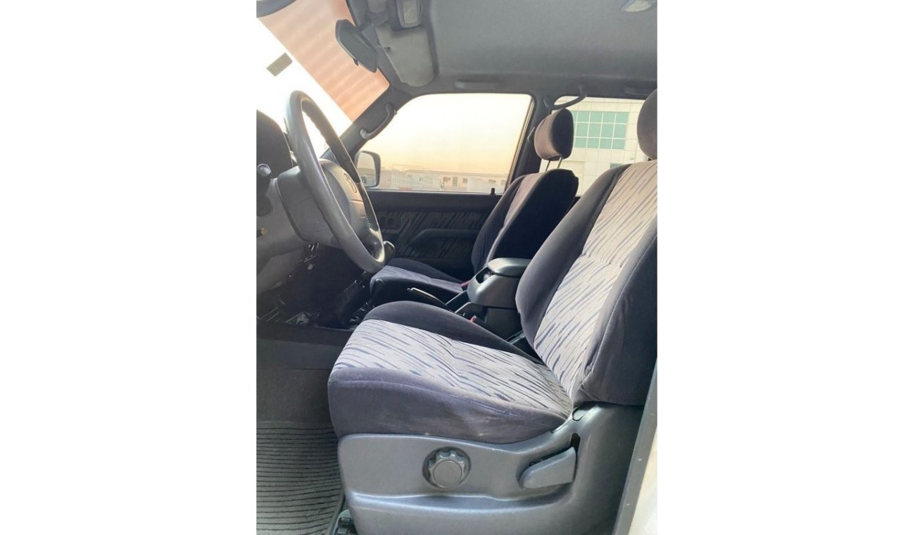 Toyota Prado manual gear Gulf specifications, NO accidents  No Paint  very clean inside and out, fully serviced,