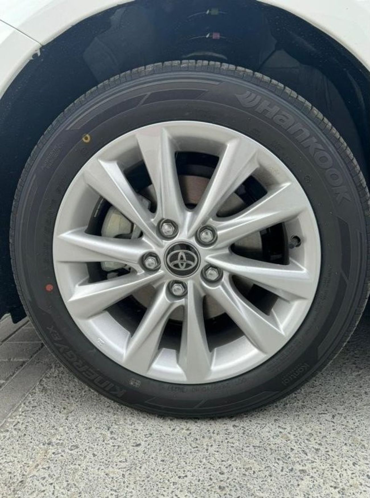 تويوتا كورولا 1.8 L hybrid  2024  Sunroof  Cross control  Audio control  China spec