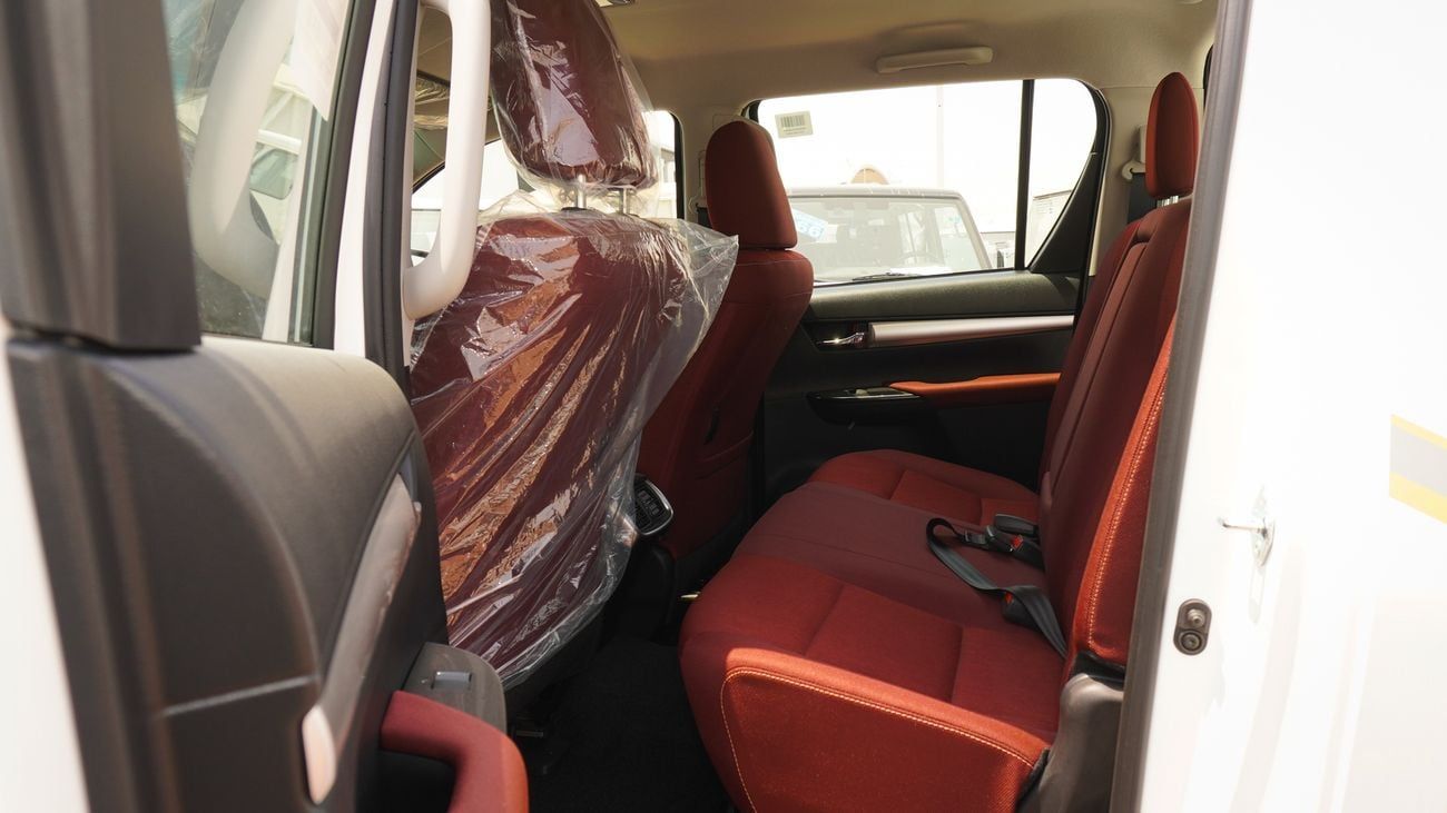 تويوتا هيلوكس SR5  2.7L  4WD A/T FULL 2025