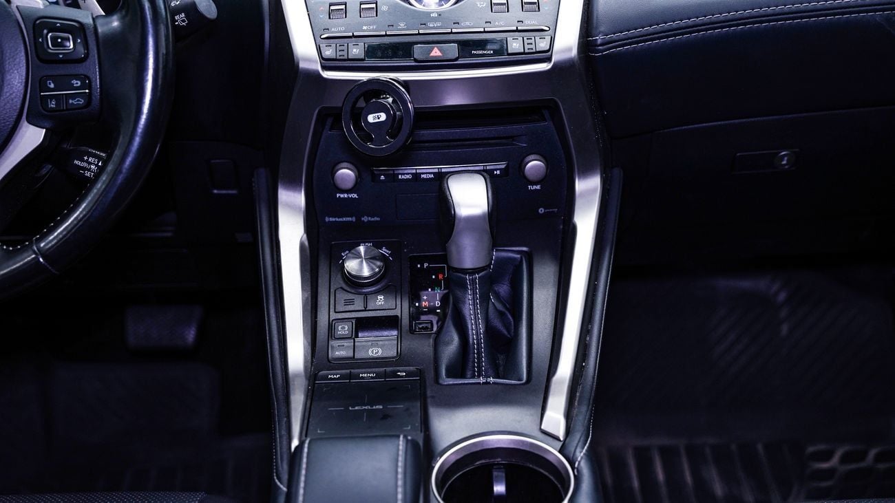 Lexus NX300 Platinum 2.0L