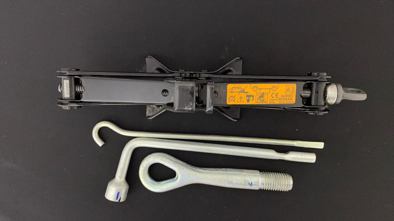 نيسان صني SV 1.5 | بدون دفعة مقدمة | اختبار القيادة في المنزل