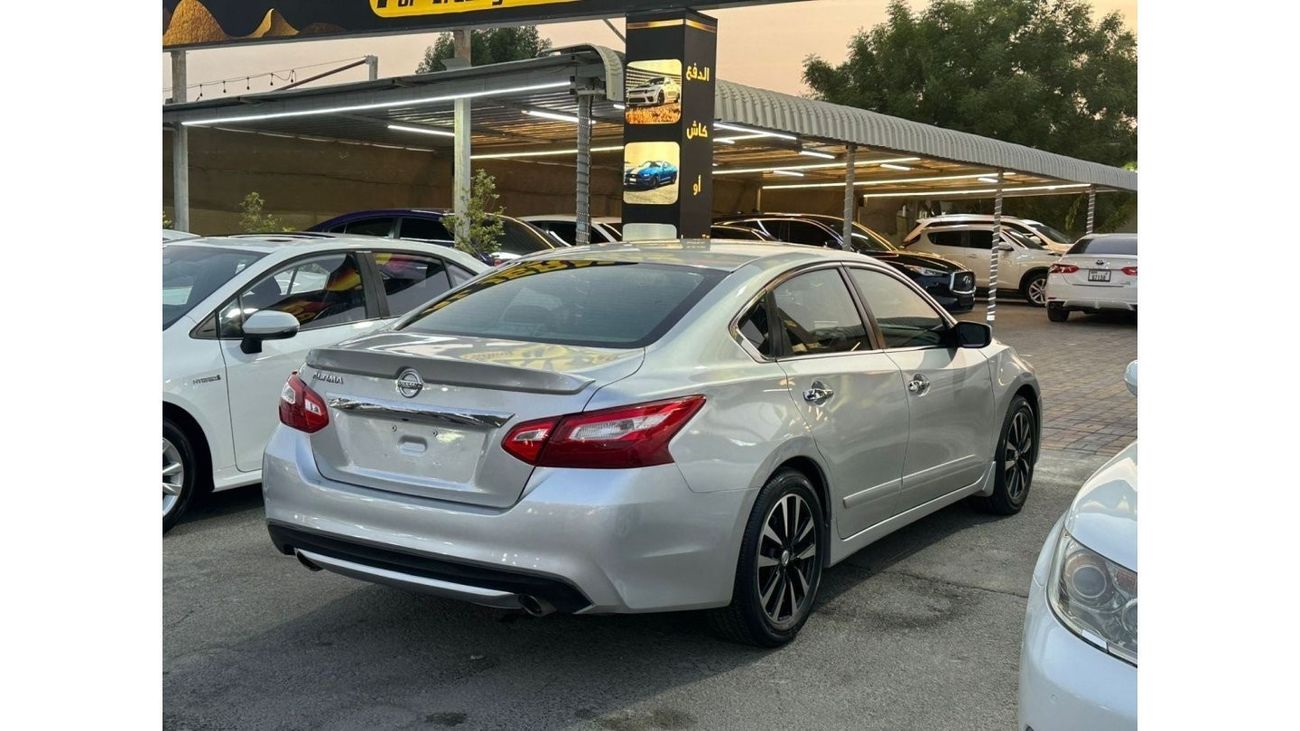 نيسان ألتيما
