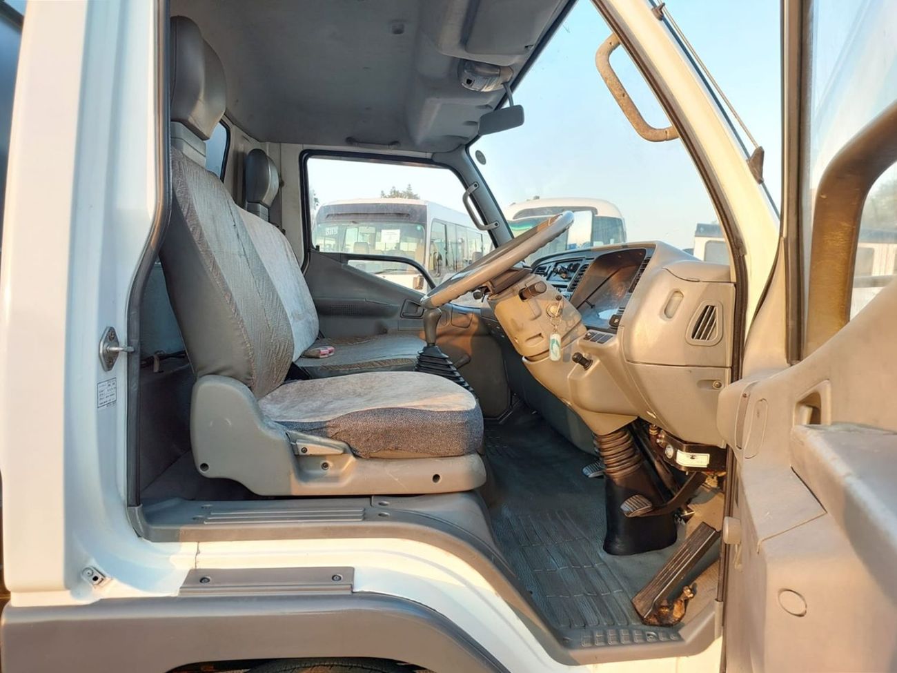 Mitsubishi Fuso Canter MITSUBISHI CANTER ALUMINIUM BODY TRUCK RHD 1994 MODEL 4.5 L DIESEL MANUAL(PM02115)