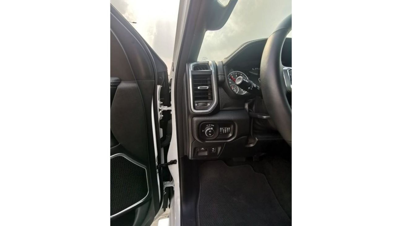 رام 1500 Dodge RAM Laramie - 2023 - White