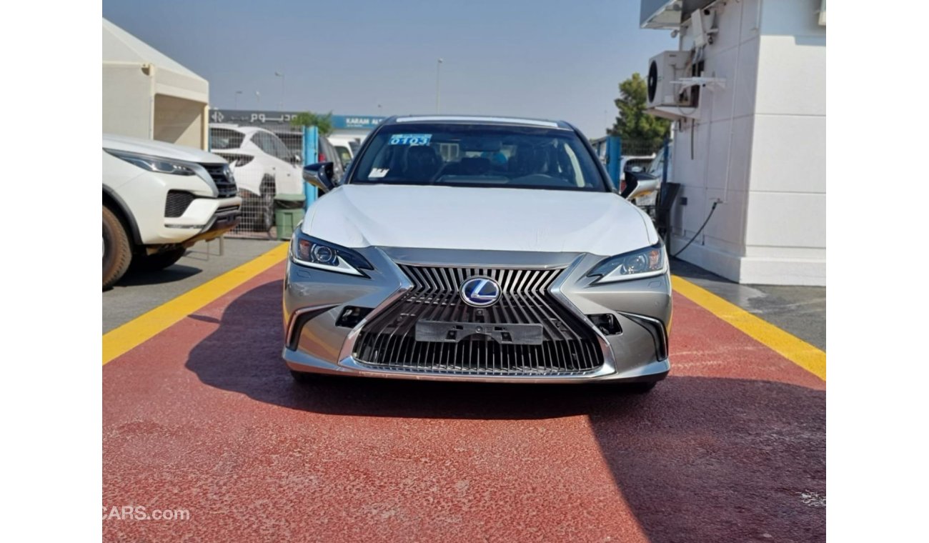 Lexus ES 300 Lexus ES 300 Hybrid 2.5L with Memory Seats, 360 Degree Camera GCC Spec Model 2019