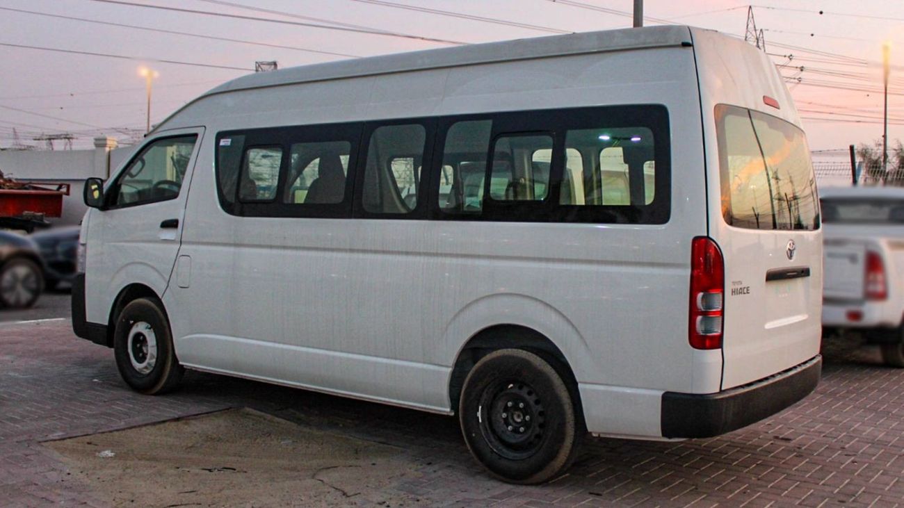 Toyota Hiace 2.5L DLX Wide AC VAN MT