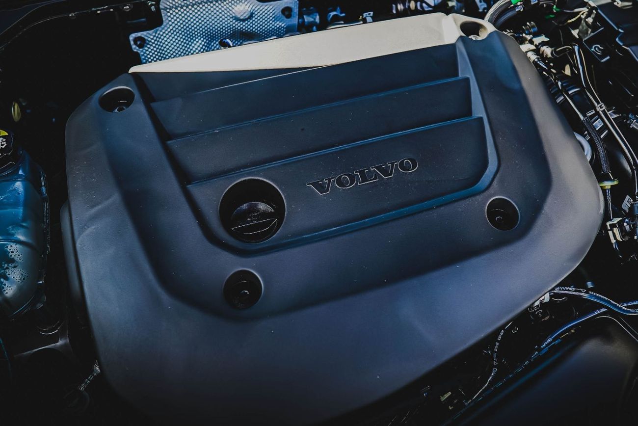 Volvo XC40 Volvo XC40 B4 2023 GCC under Agency Warranty and Service Contract with Flexible Down-Payment.