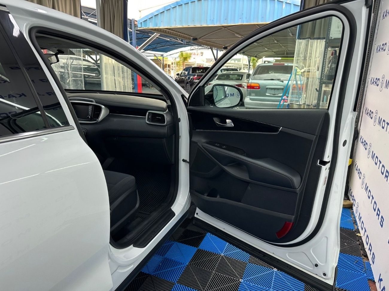 Kia Sorento Base 2.4L FWD