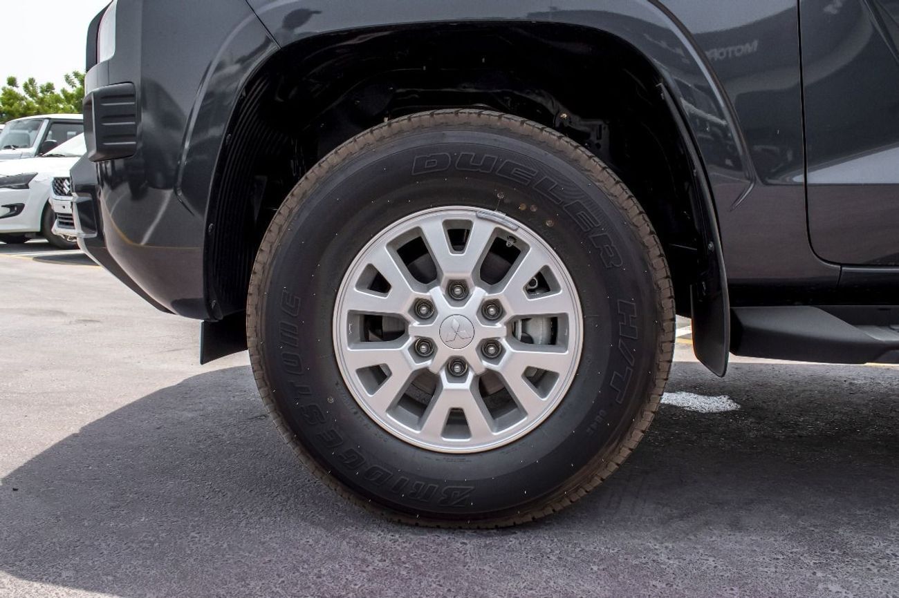 Mitsubishi L200 MITSUBISHI L200 PETROL GLX 2.4L 2025