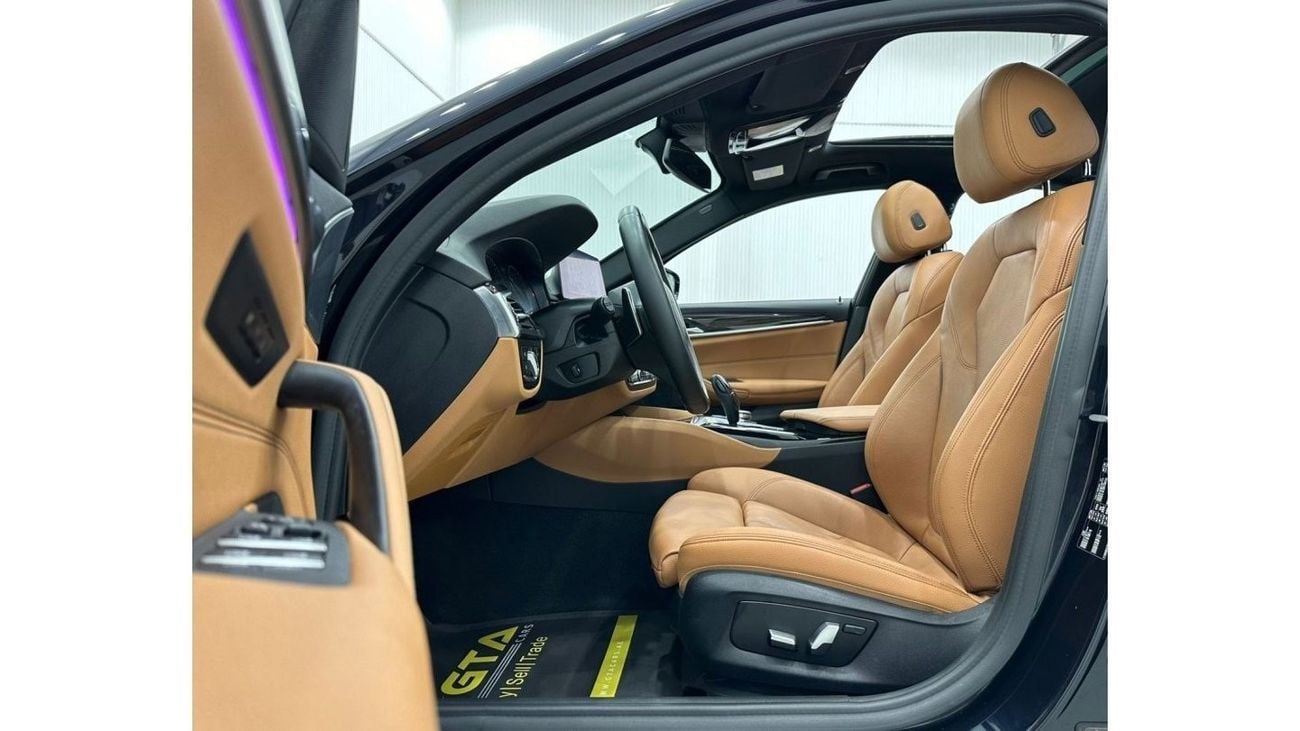 بي أم دبليو 520i M سبورت 2019 BMW 520i M-Sport, Warranty, Full BMW Service History, Full Options, GCC