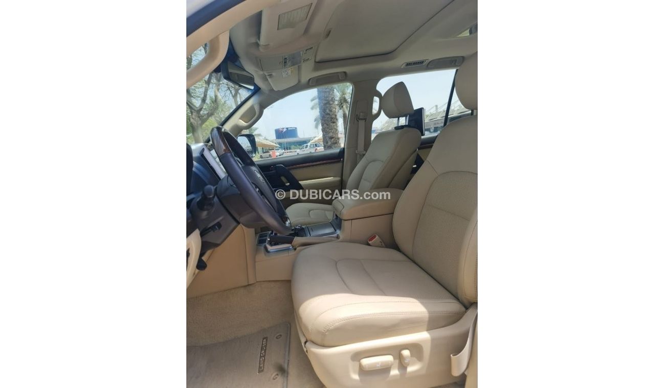 Used Toyota Land Cruiser TOYOTA LANDCRUISER V8, GXR , GCC 2017 for sale