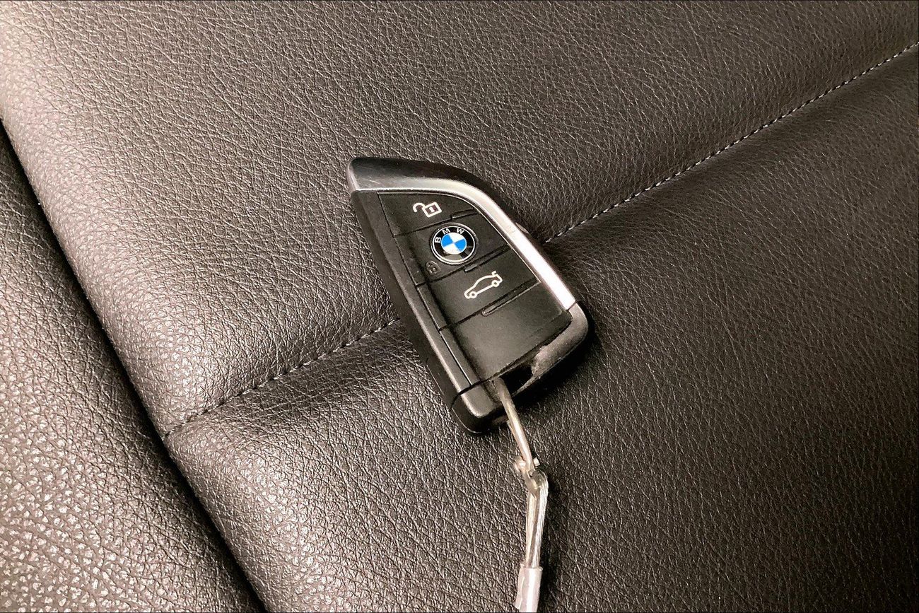 بي أم دبليو X1 sDrive 20i Sport Line | شامل الضمان | 0 ﺪﻔﻋﺓ ﺃﻮﻟﻯ