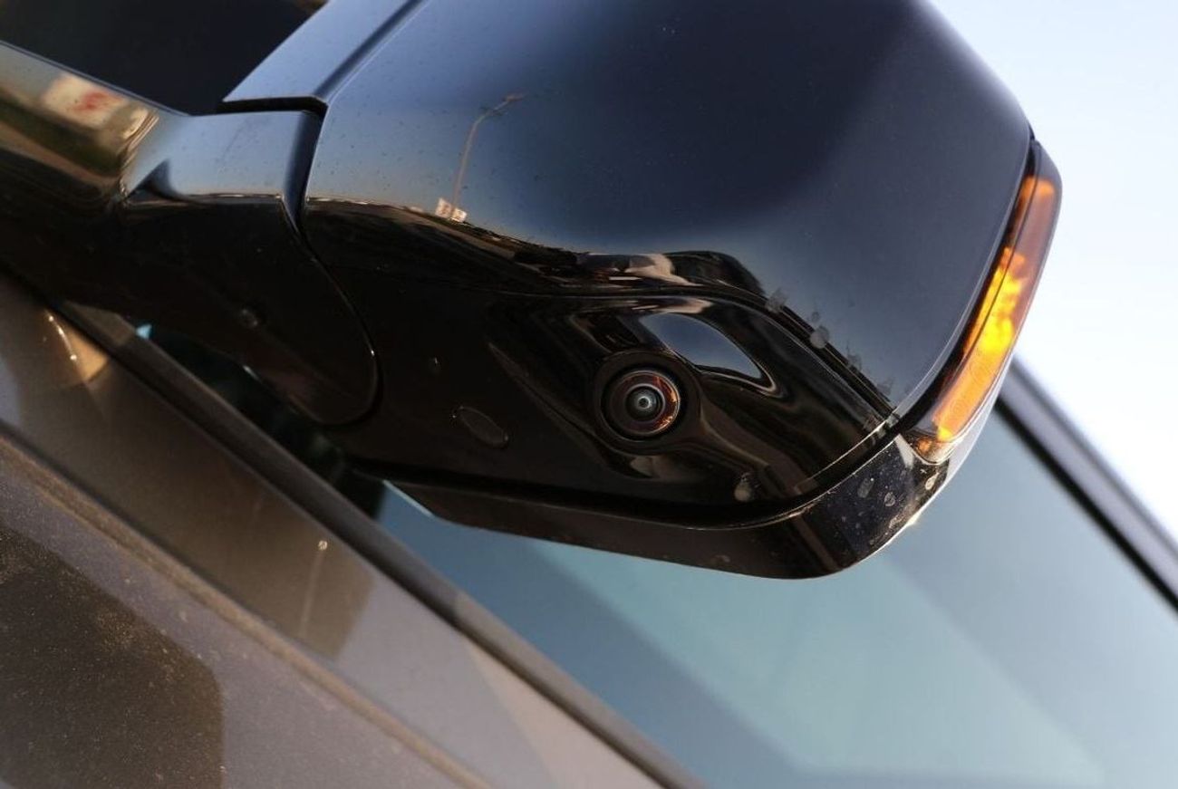 Land Rover Defender 2025 Defender 3.0L Petrol P400 X-Dynamic HSE