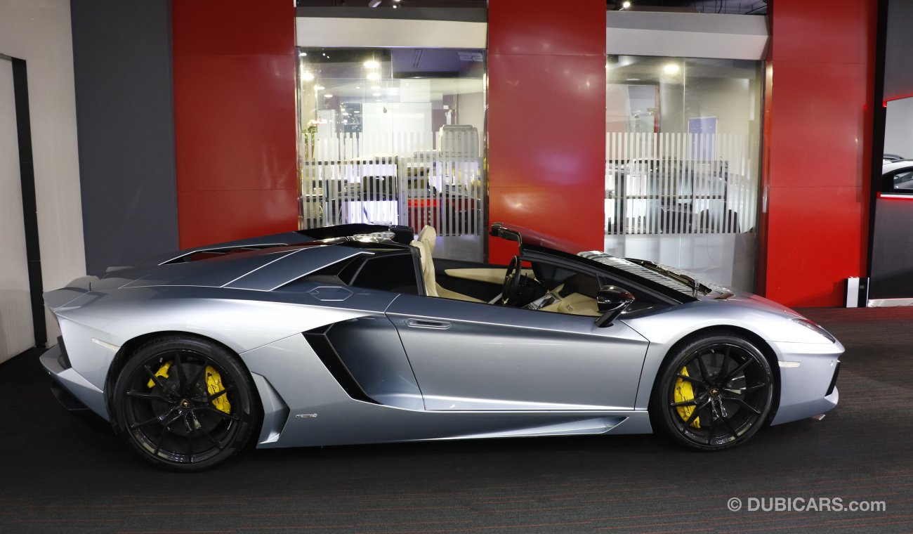 Lamborghini Aventador LP700-4 Roadster