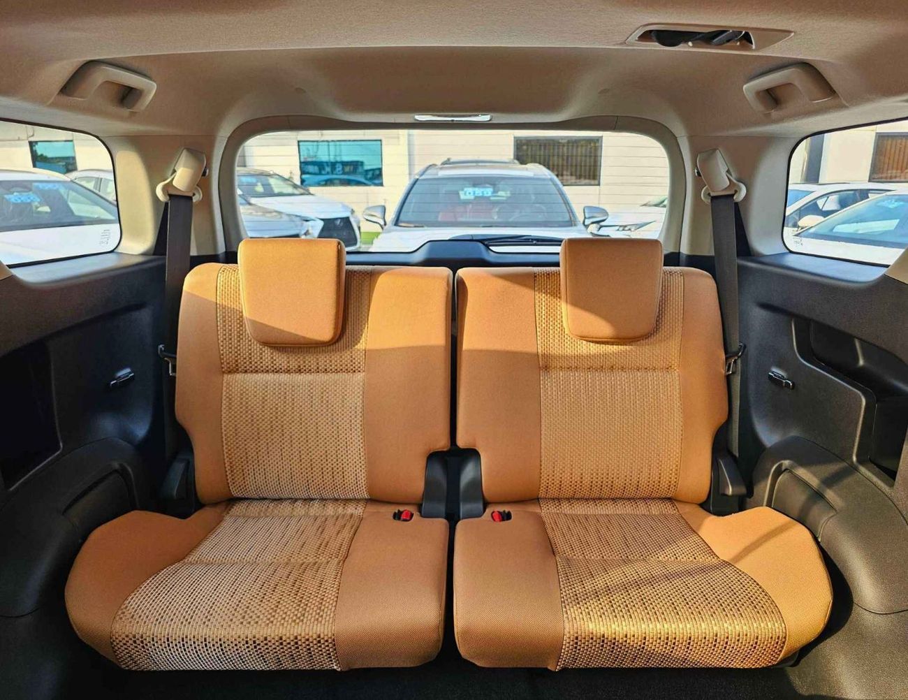 Toyota Fortuner 2.4L V4 DIESEL / MANUAL A.C / DIFF LOCK / OVER FENDER / MID OPTION 4WD (CODE # FD24B)