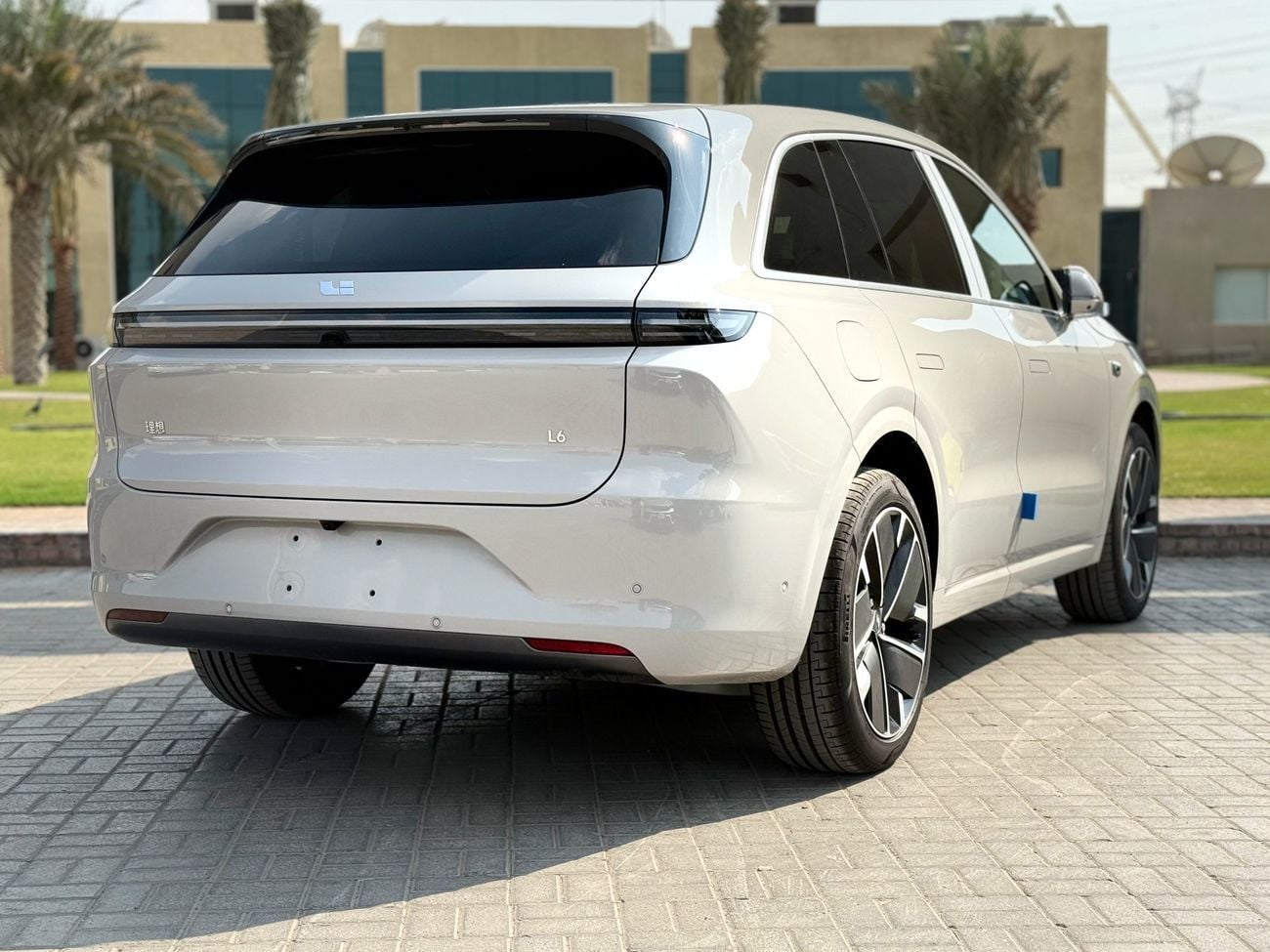 Li Auto L6