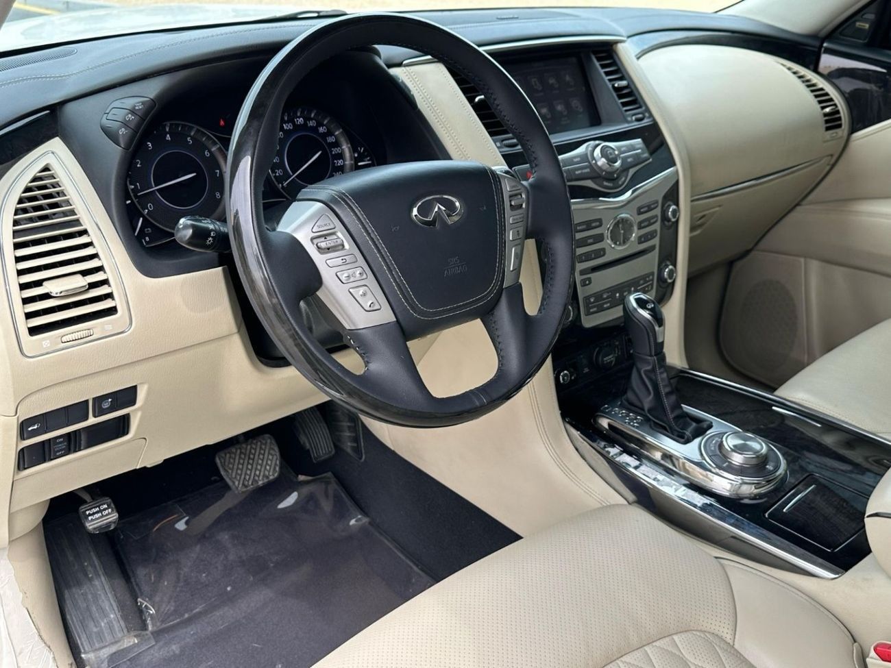Infiniti QX80 Standard 5.6L