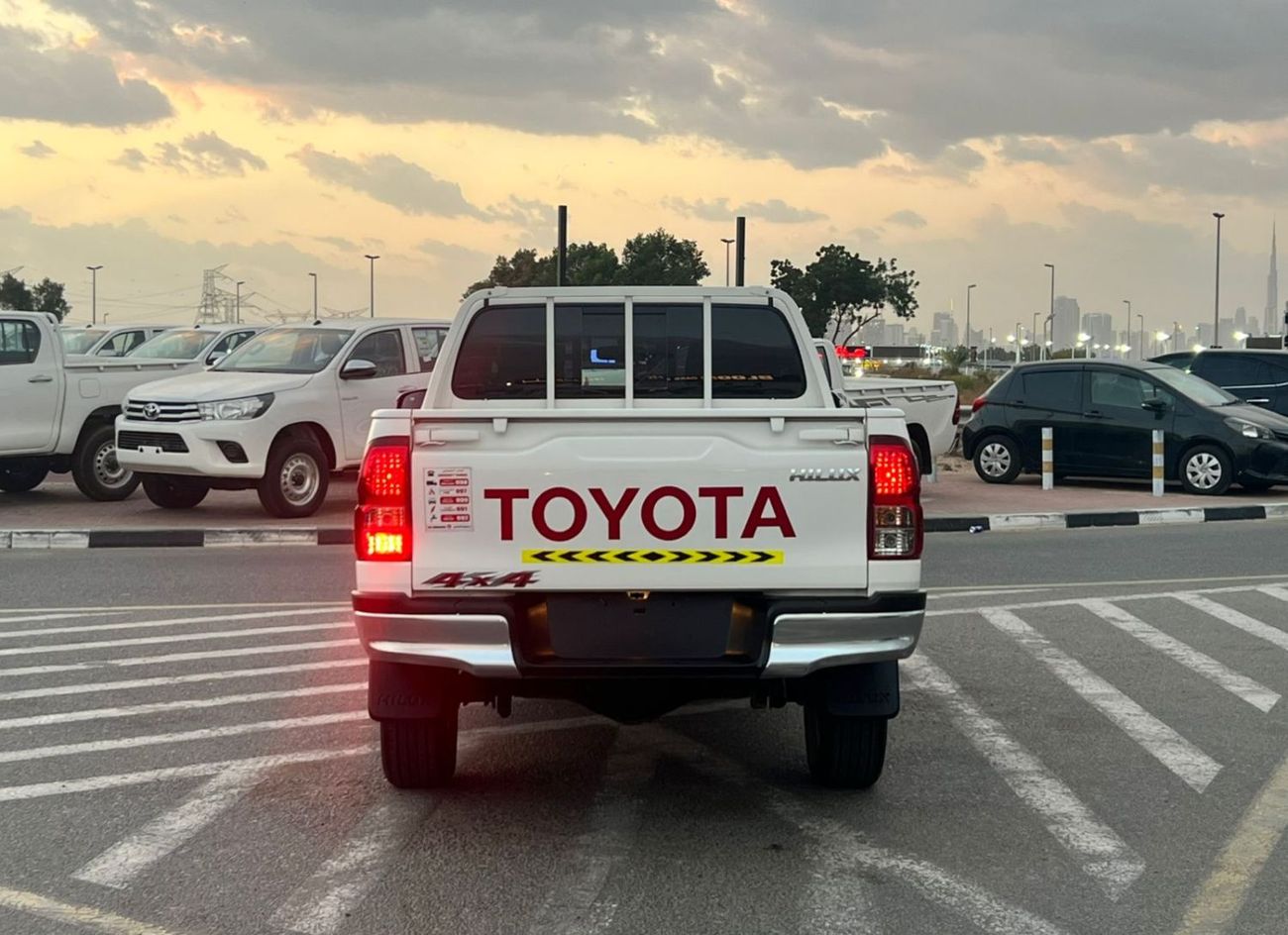 Toyota Hilux 2022 Toyota Hilux GL 2.7L V4 GCC - 4x4 AWD Original Paint - Patrol Automatic