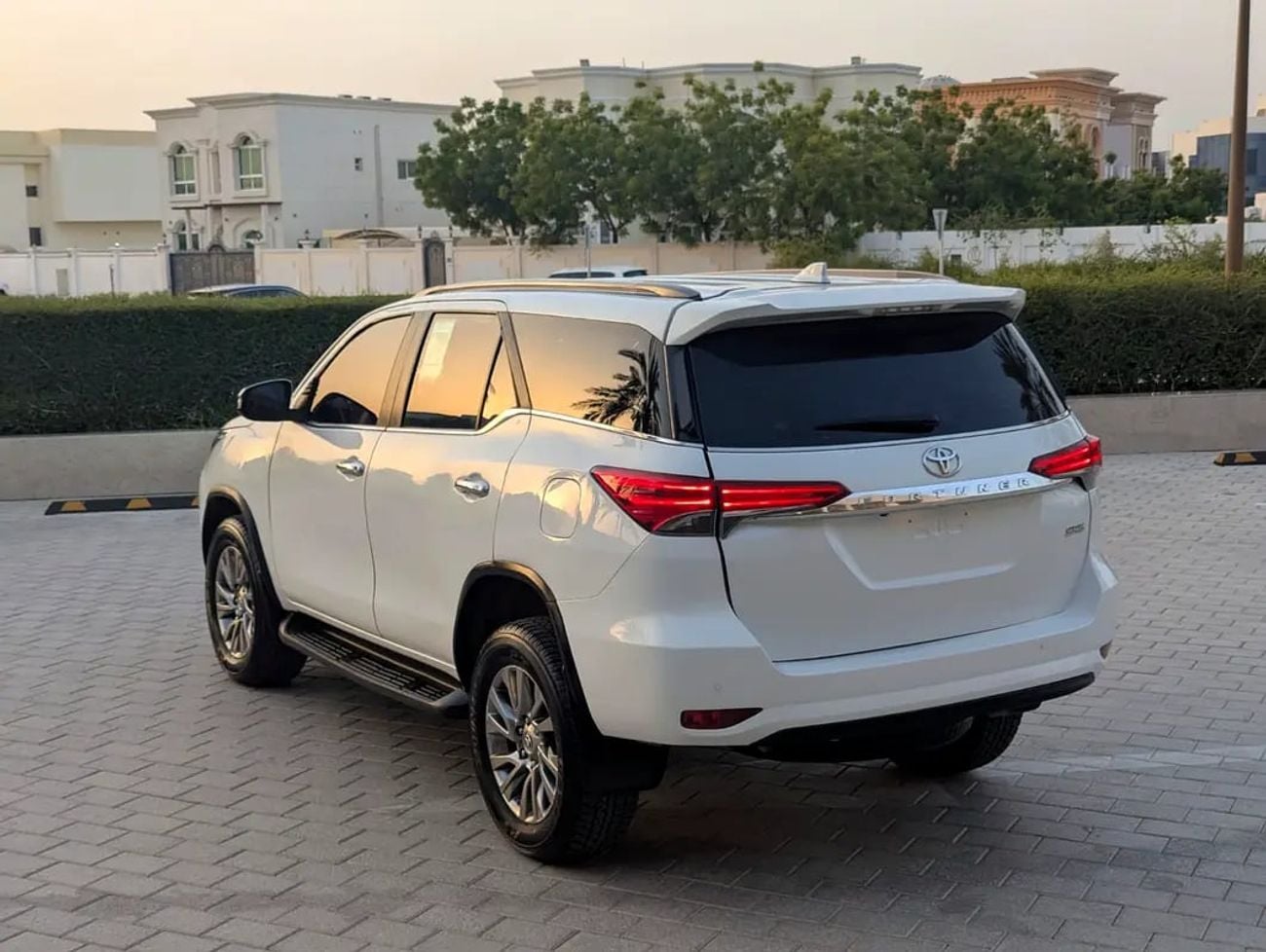 Toyota Fortuner DIESEL VXR Full Option V4 2.8L