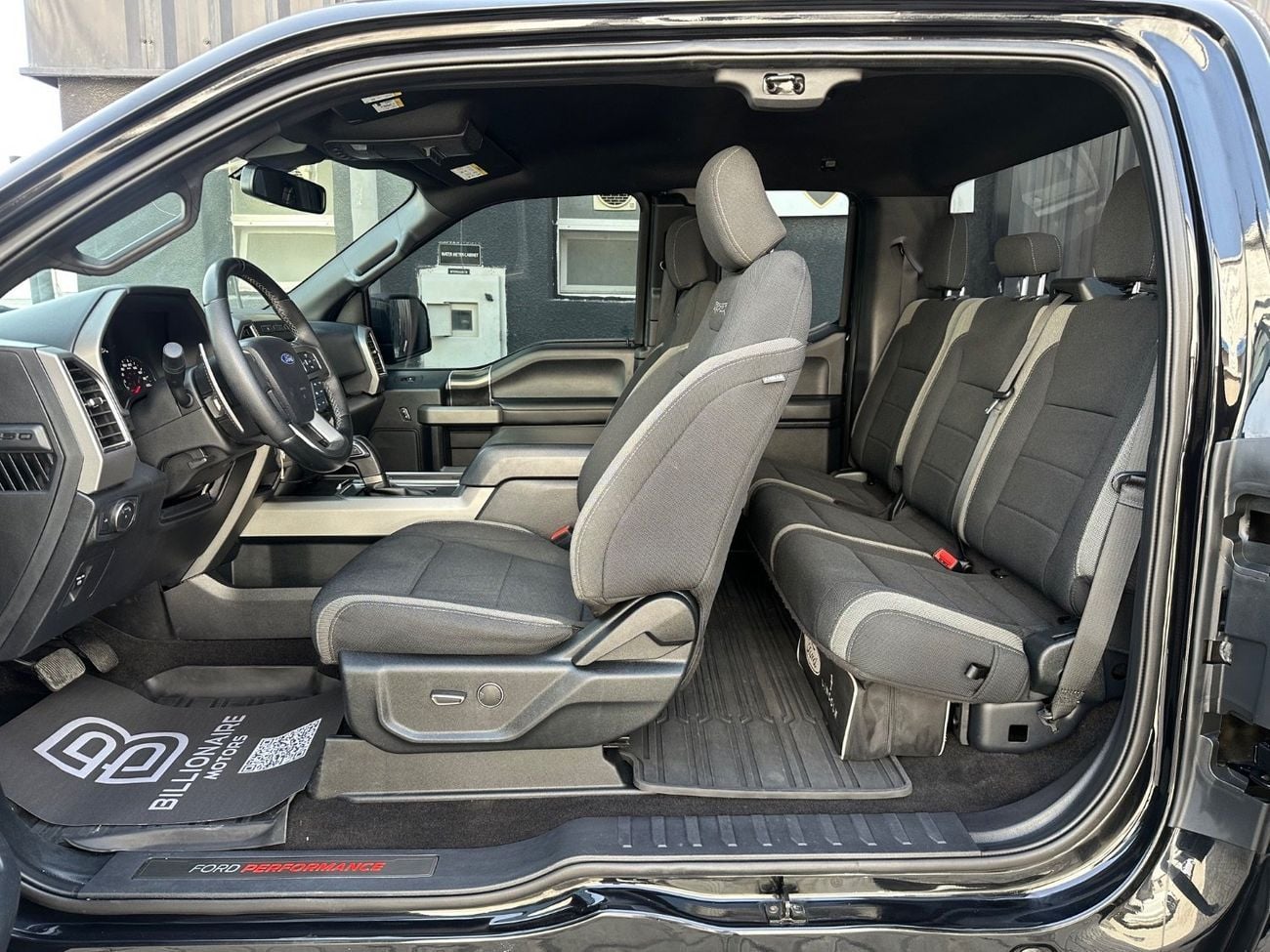 فورد إف-150 رابتور FORD RAPTOR F-150 V6T CABIN & HALF | GCC | 2019 | FULL SERVICE HISTORY IN AL-FUTTAIM