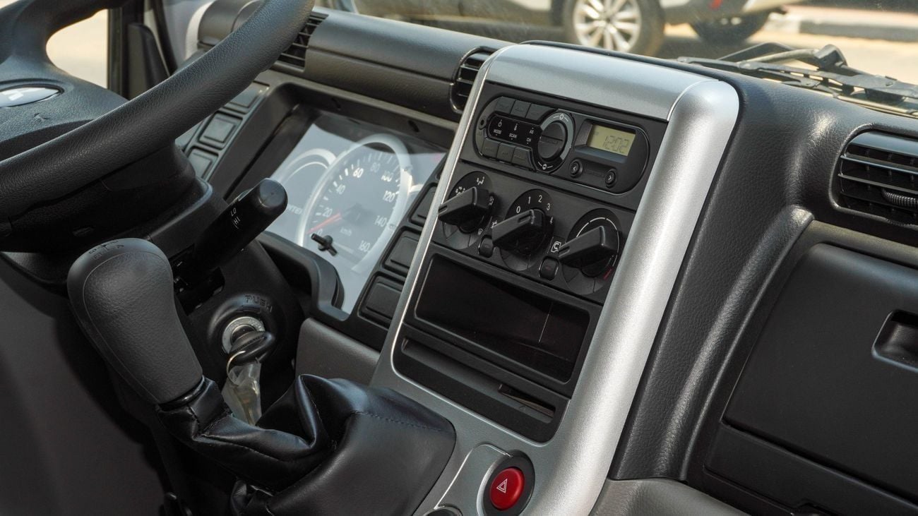 ميتسوبيشي كانتر فان Brand New Mitsubishi Canter DryBox 2025 Export 4.2L 2WD|Diesel|White/Black|CANTERCHASSIS-100-25|