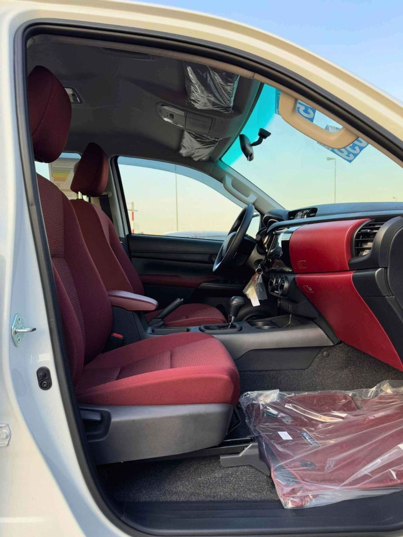 تويوتا هيلوكس BASIC DOUBLE CABIN / 2.4L DIESEL A/T / CHROME HANDLE & REAL CHROME BUMPER (CODE # HD)