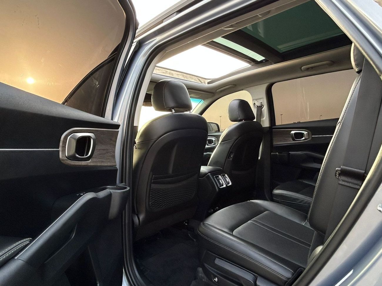 Kia Sorento  2021 Kia Sorento AWD 4x4 Black Edition Full Option - Electric Seats - Panoramic 360° Vie