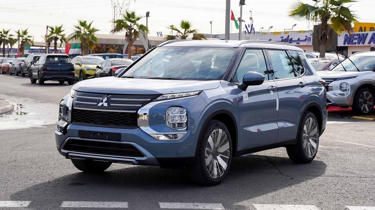 ميتسوبيشي آوتلاندر ميتسوبيشي أوتلاندر بريميوم 2026 (G08) 2.5 لتر | SUV بسبعة مقاعد | مواصفات الخليج | للتصدير فقط