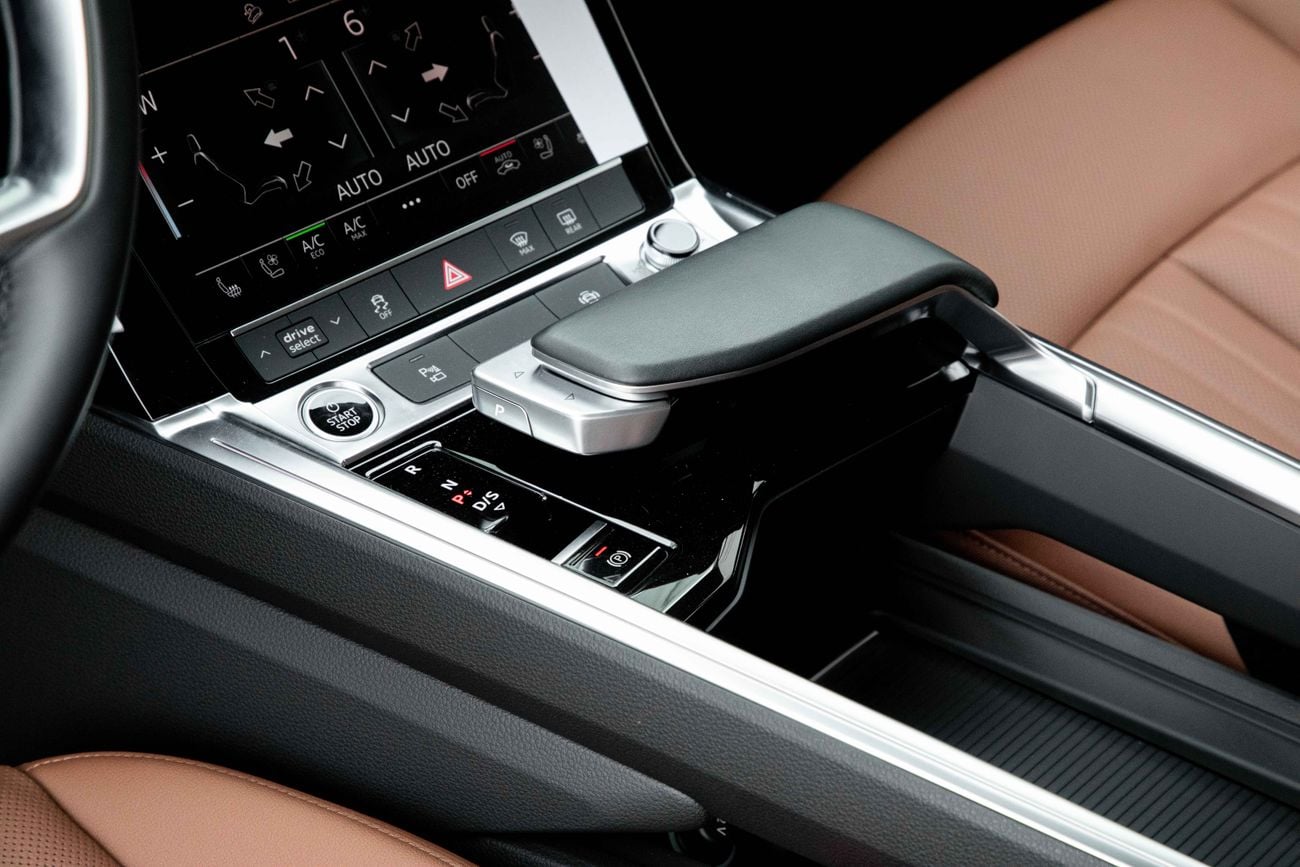 Audi etron E-Tron 55 Quattro Black Edition | 3,036 P.M | 0% Downpayment | E-TRON BLACK EDITION | AGENCY WARRANT