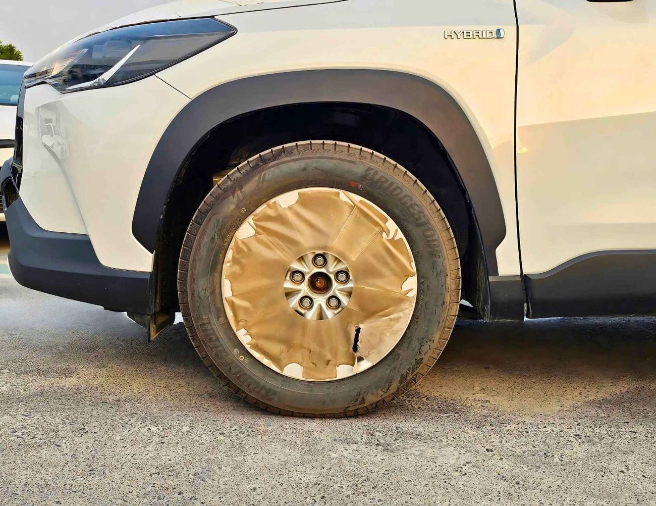 تويوتا كورولا كروس HYBRID /1.8L  A/T / FULL OPTION / SUNROOF, LEATHER/ 17" ALLOY WHEELS/CODE#XLE