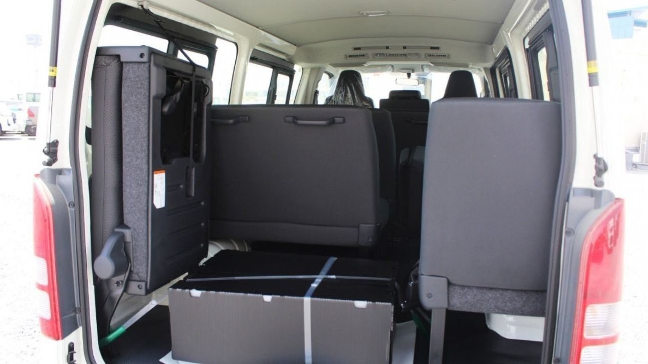 Toyota Hiace GL TOYOTA HIACE 2.5L BUS 15-SEATS A/C