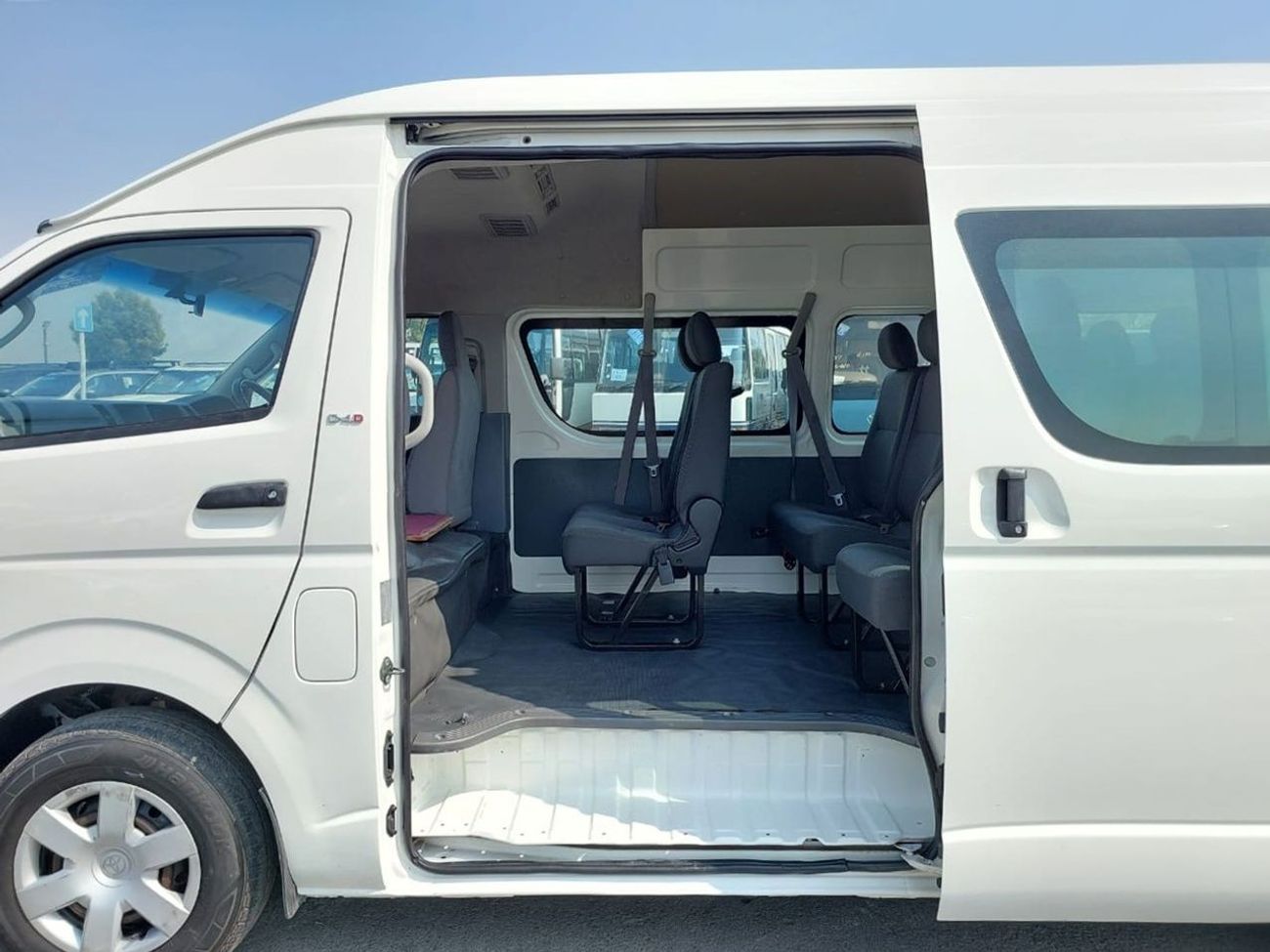تويوتا هاياس TOYOTA HIACE COMMUTER VAN RHD 2009 MODEL 3.0 L DIESEL MANUAL(PM07365)