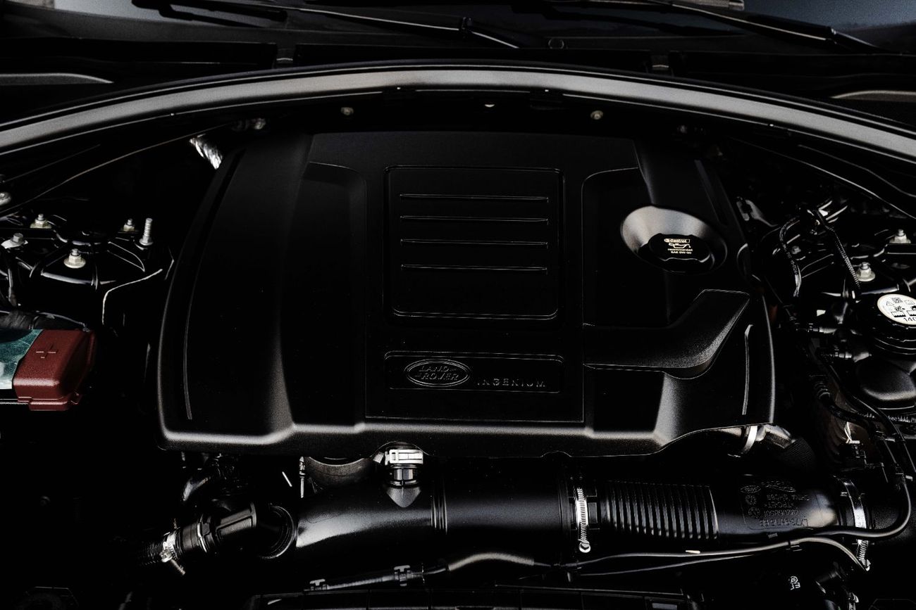 لاند روفر رينج روفر فيلار 4,504 P.M  | 0% Downpayment | P250 SE R DYNAMIC!