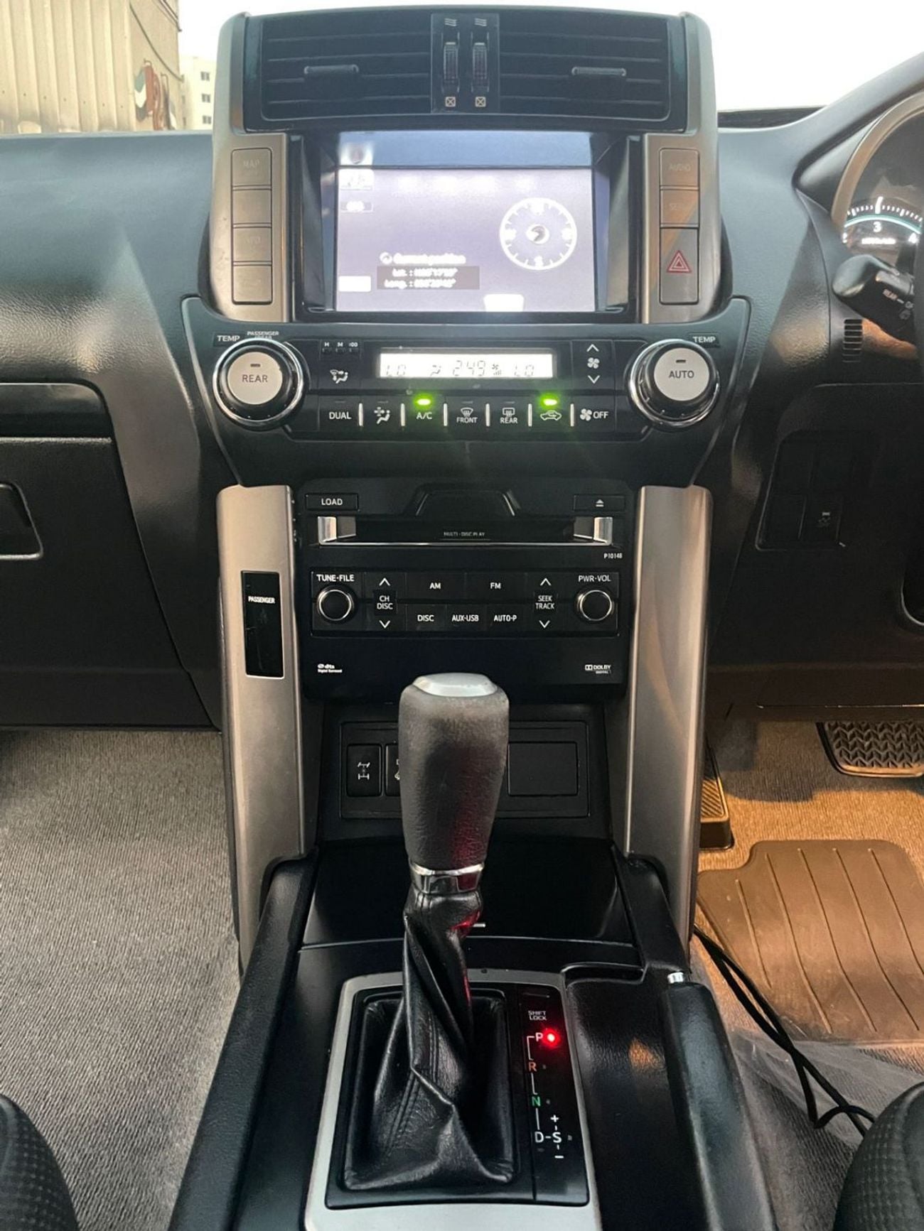 Toyota Prado TOYOTA LANDCRUISER PRADO 2013 SILVER 4WD AT DIESEL = RIGHT HAND