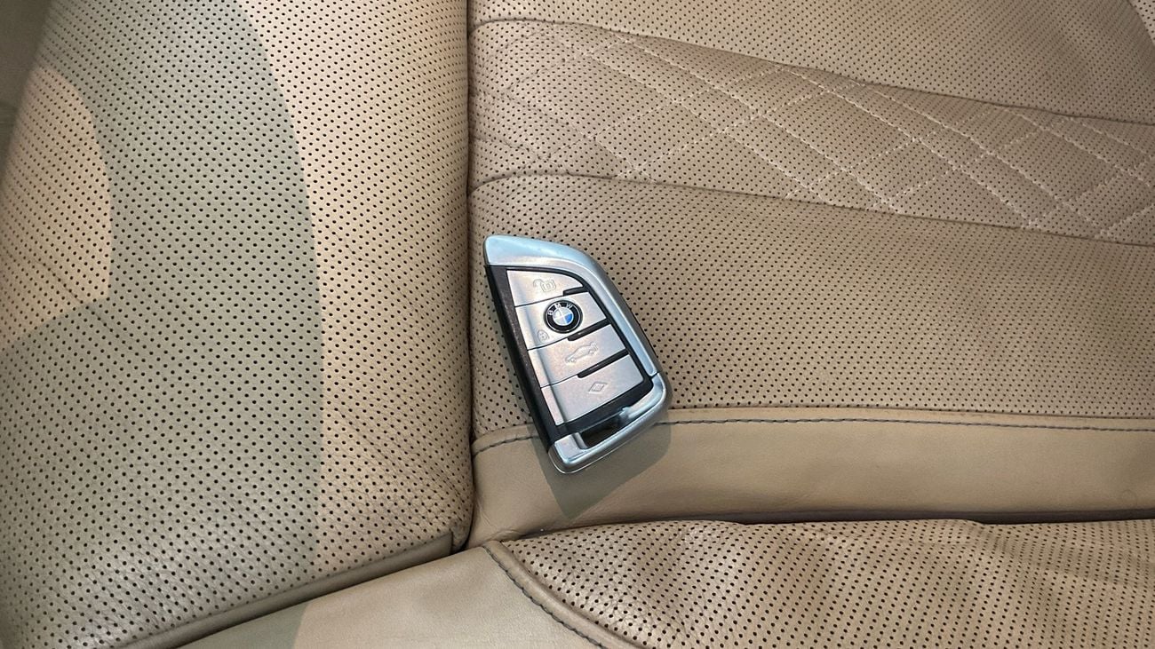 BMW 750Li Pure Excellence | upto AED 20,000 Ramadan Discount | Guaranteed Warranty | 0 Down Payment