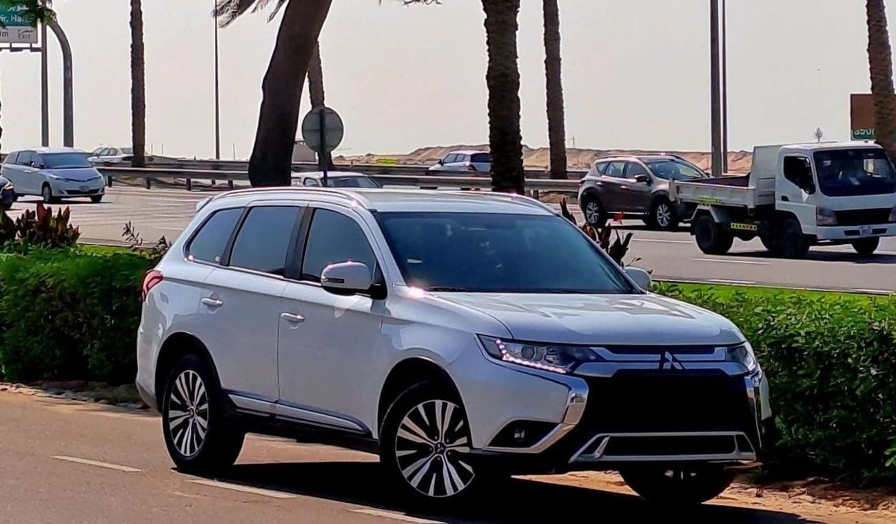Mitsubishi Outlander GLX High 2.4L 930-Monthly l GCC l Cruise, 4wd, GPS l Accident Free