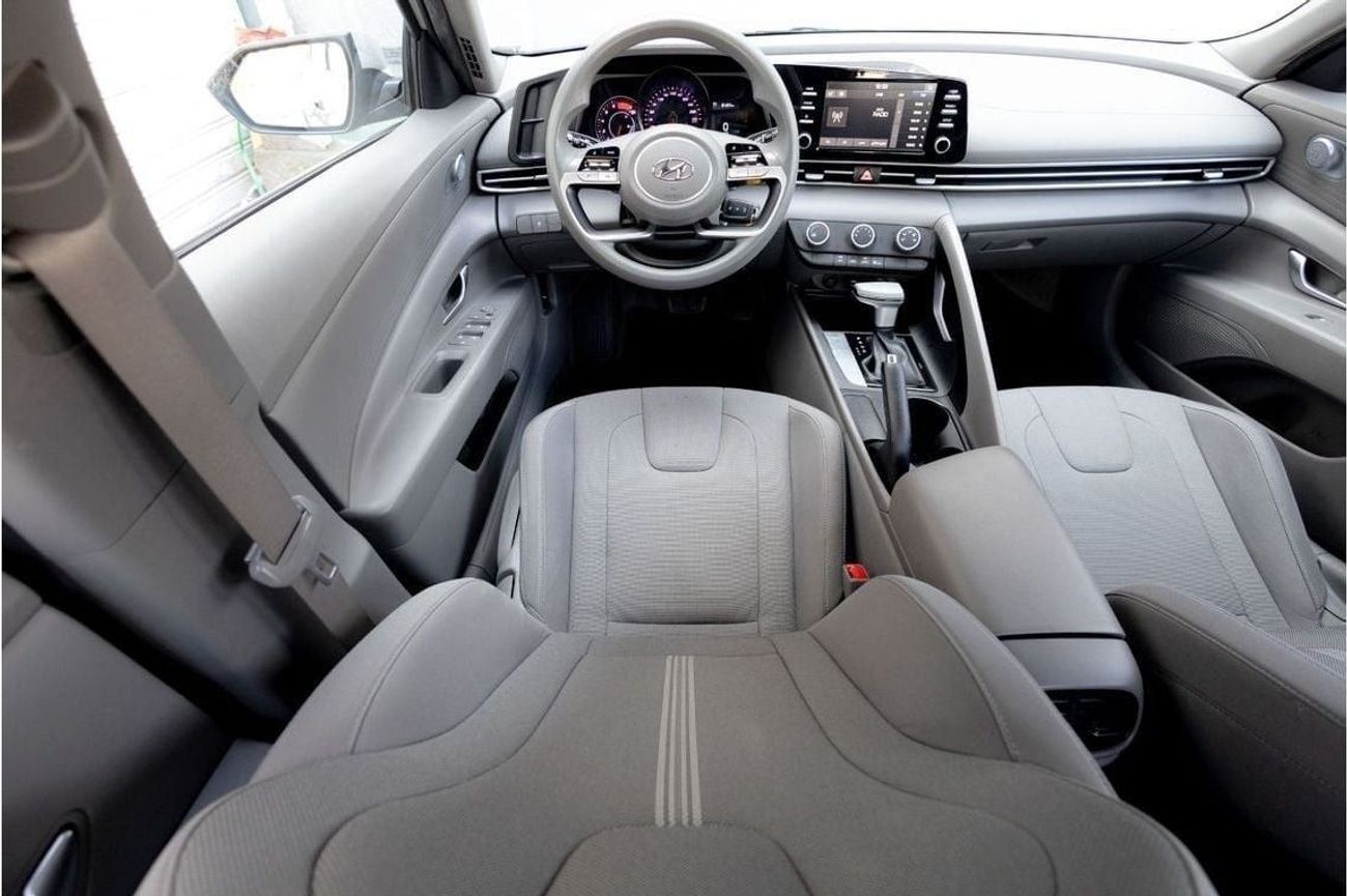 Hyundai Elantra Smart 1.6L Hyundai Elantra 2023 GCC under Agency Warranty with Flexible Down-Payment.