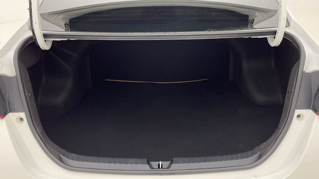 تويوتا يارس SE 1.5 | بدون دفعة مقدمة | اختبار القيادة في المنزل