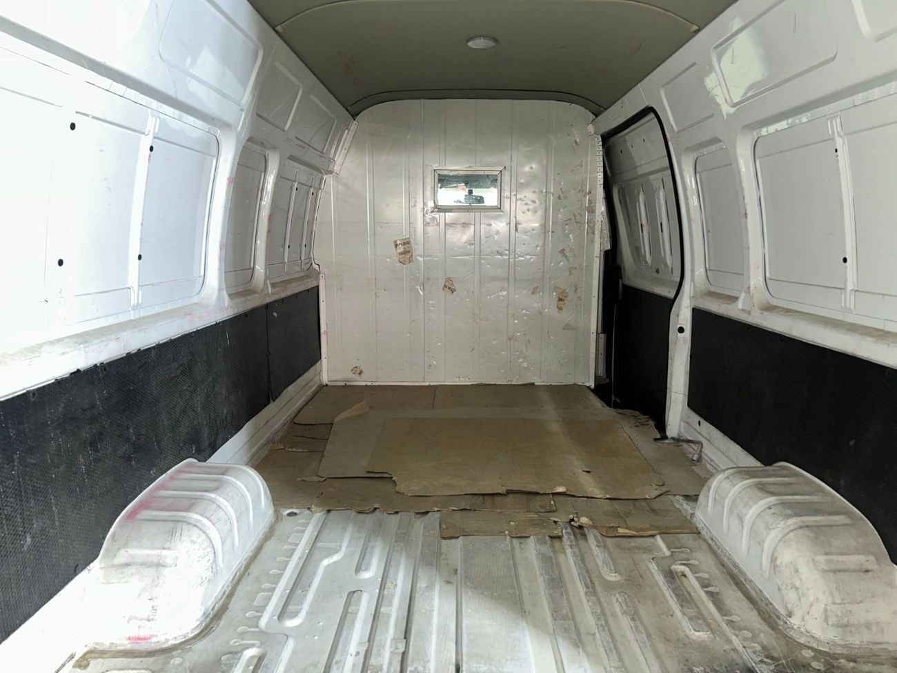 Foton View C Panel Van BJ 5039 CS2 WB Cargo Van / AL TAYER MOTORS / AL QOUZ SHOWROOM