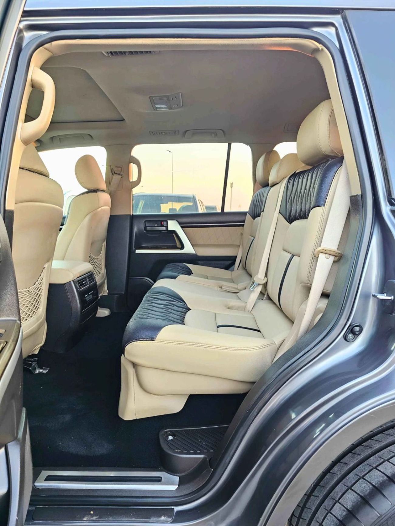 Toyota Land Cruiser LANCDCRUISER 5.7 BIG ENGINE/  SHAPE 2021/ FULL OPTION / EXPORT ONLY / LOT#46060