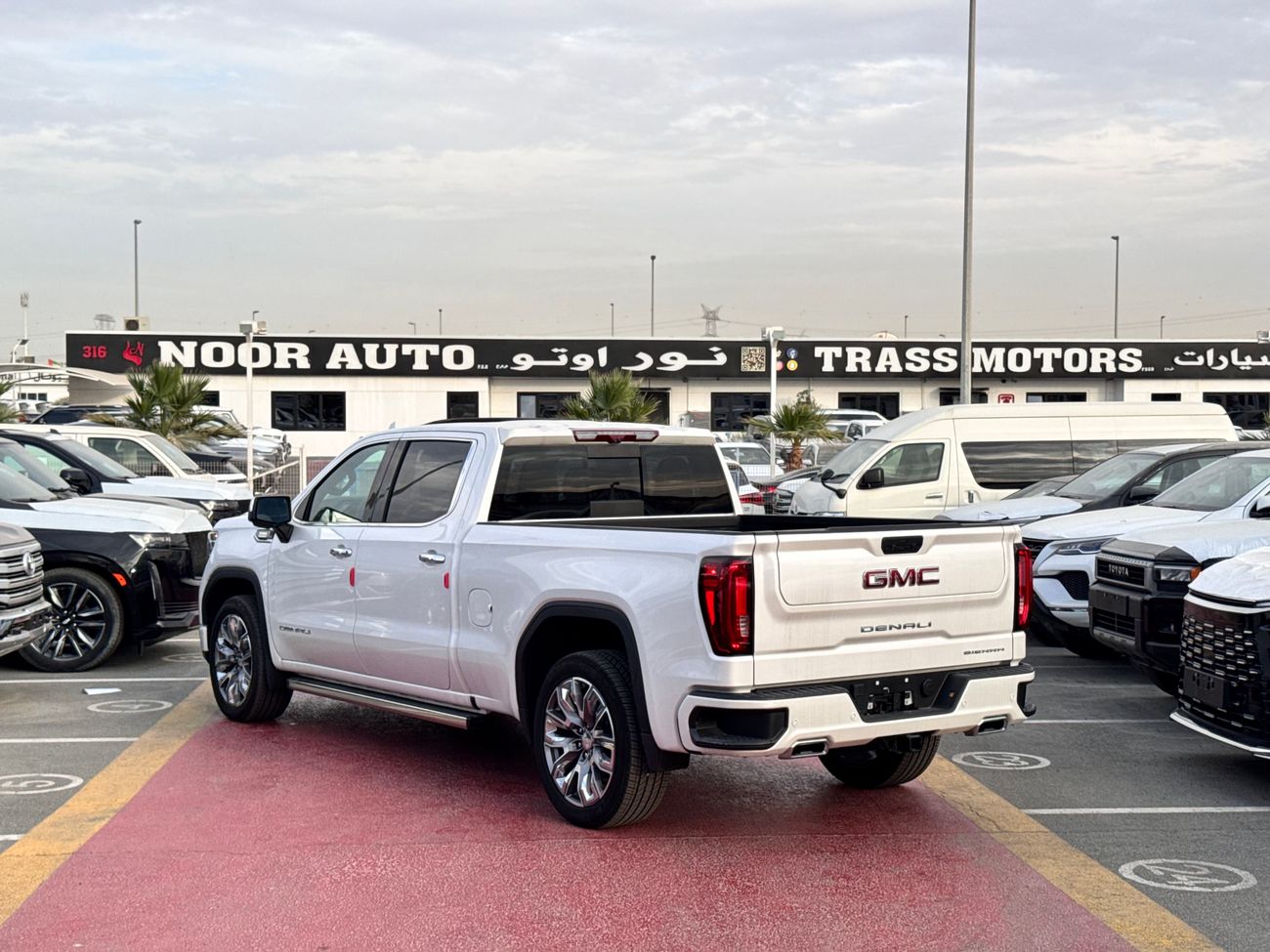 جي أم سي سييرا Denali Duramax Turbo Diesel Brand New 0Km