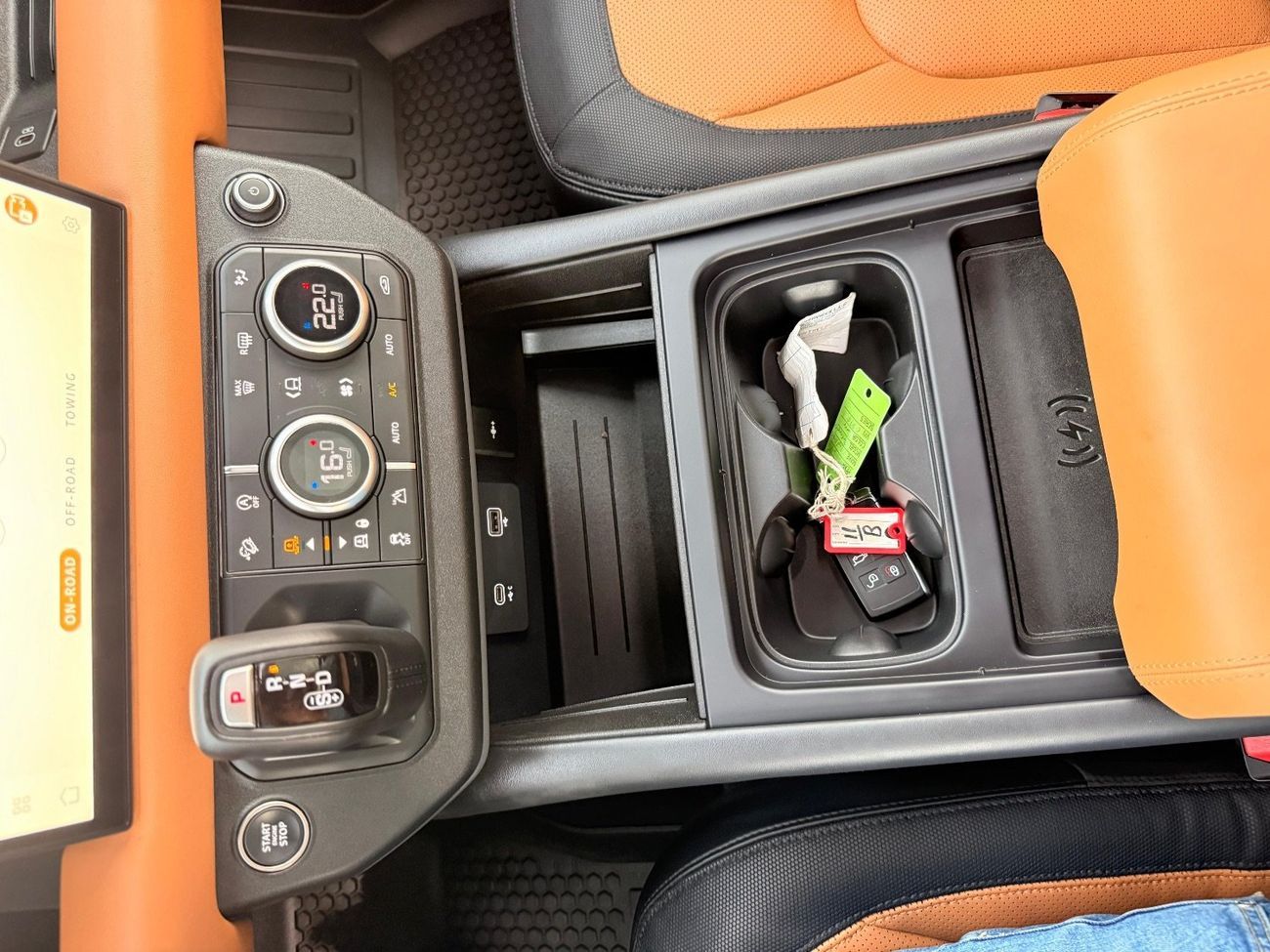 Land Rover Defender 130 SE P400 X Dynamic (7 Seater)